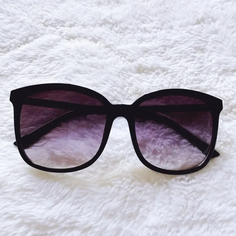 Joanne Black Square Sunglasses
